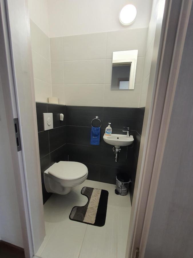 Park West Apartment - Free Parking Будапеща Екстериор снимка